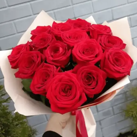Букет из 15 красных роз
